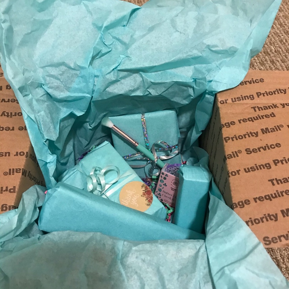 YOU CHOOSE THE PRICE Mystery Makeup Box